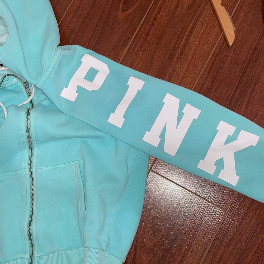 ZIP UP - Picture 2 of 4